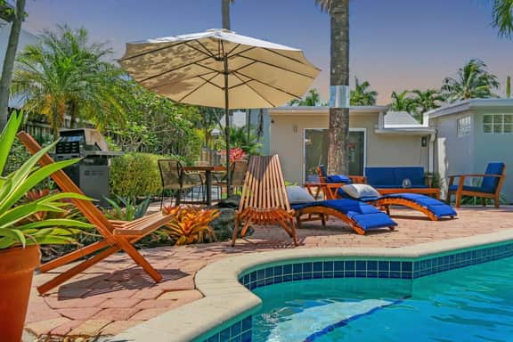 Ventur Escapade  Heated Pool Private Guest House