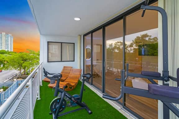 Waterfront Luxe Condo Walking Distance to Beach