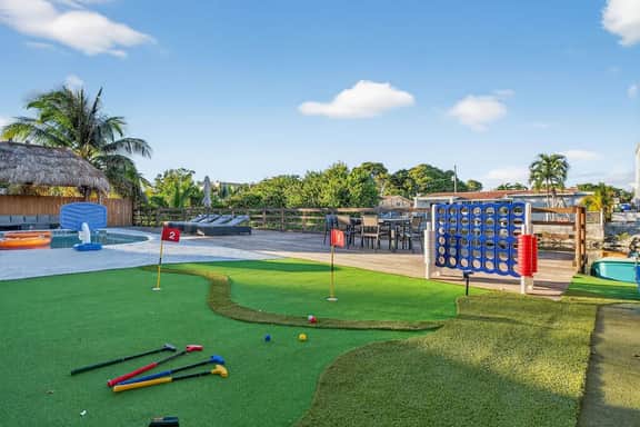 Waterfront Villa  5 min Aventura  Cool Amenities