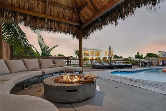 Waterfront Villa  5 min Aventura  Cool Amenities