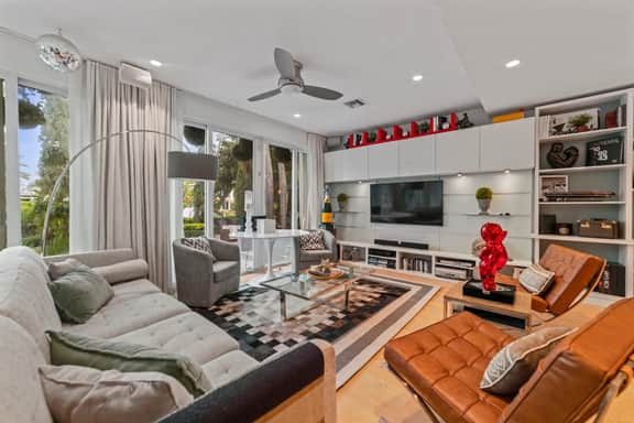 Luxurious Miami Waterfront Gateaway  A Location