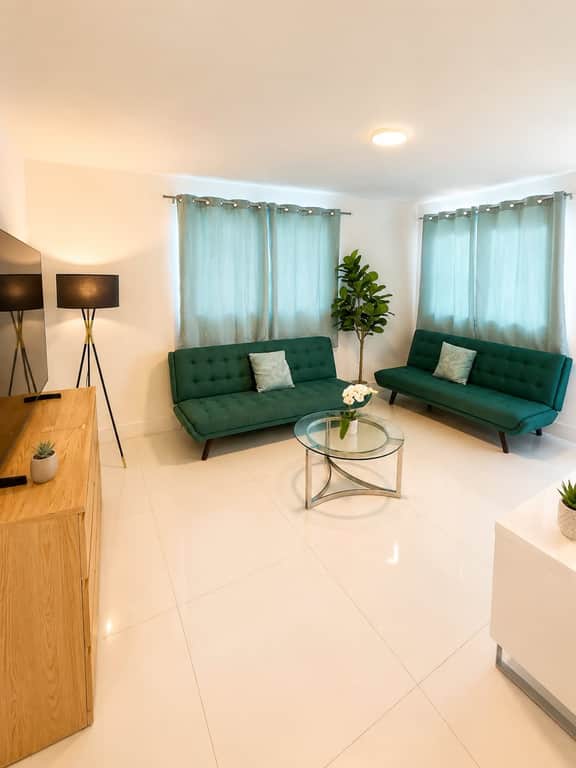 Location A+ 5 min walk to Beach | Charming 1BDR - Image 2