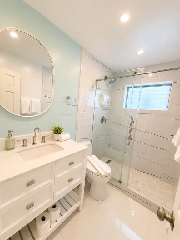 Location A+ 5 min walk to Beach | Charming 1BDR - Image 4