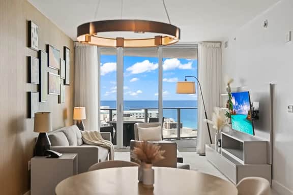 Luxe Condo l Ocean & City view | Gym, Beach Access - Image 2