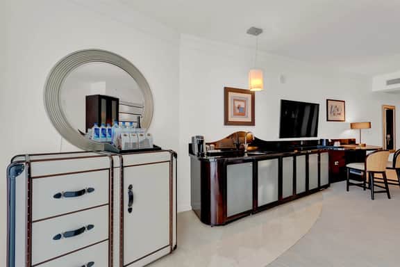 FontaineBleau Suite - Image 4