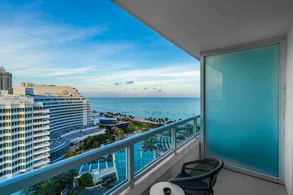 FontaineBleau Suite Stunning City & Ocean Views - Image 5