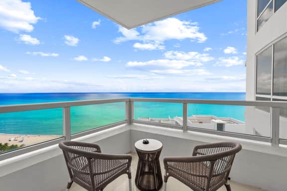 Fontainebleau Miami Resort - Image 4