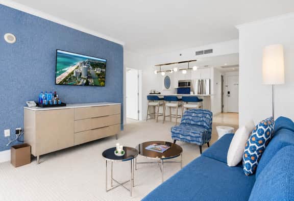 Fontainebleau Miami Resort - Image 2