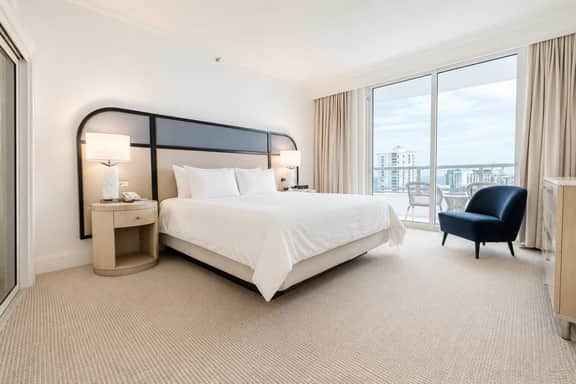 Fontainebleau | 1BR Ocean, Bay & Skyline View - Image 2
