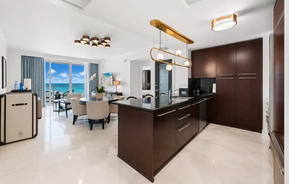 FontaineBleau | 1BR Striking Resort & Ocean View - Image 5