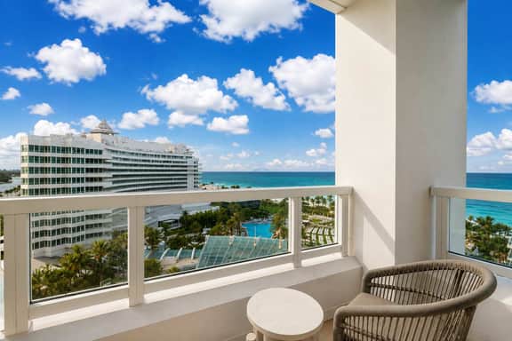 FontaineBleau|1BR Ocean View w/ Balcony - Image 2