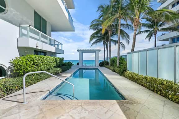 Fontainebleau Miami Resort - Image 2