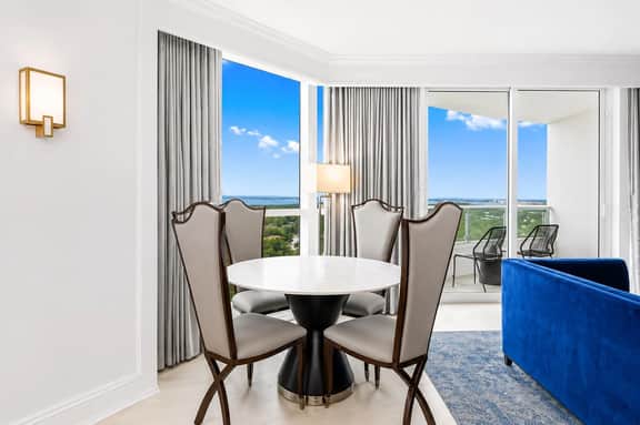 Fontainebleau Miami Resort - Image 3