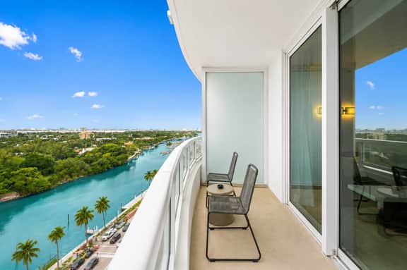 Fontainebleau Miami Resort - Image 5