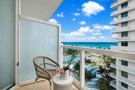 Fontainebleau Miami Resort - Image 3