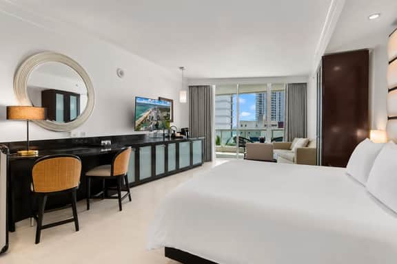 Fontainebleau Miami Resort - Image 4