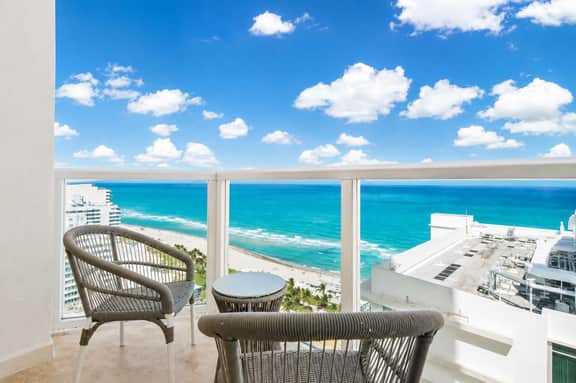 Fontainebleau Miami Resort - Image 5