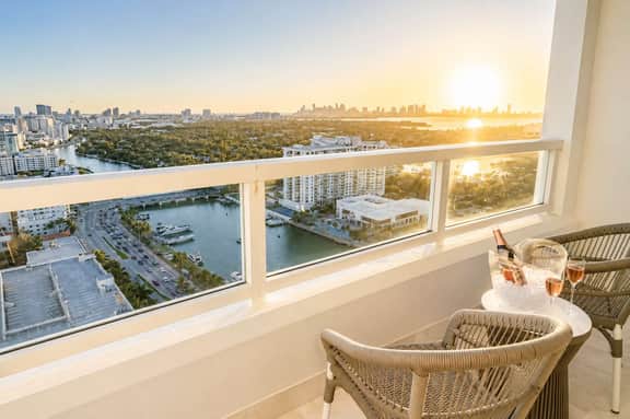 Fontainebleau Miami Resort - Image 3