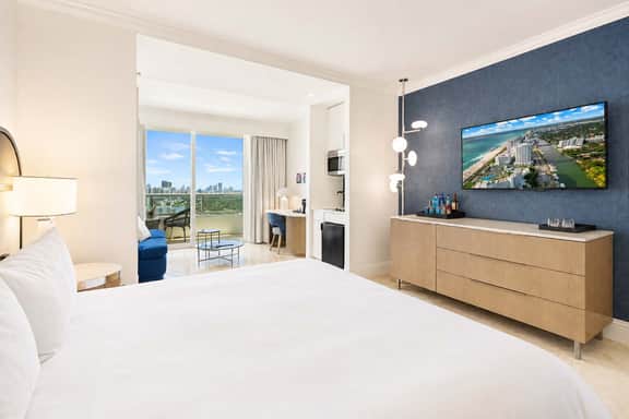 Fontainebleau Miami Resort - Image 2