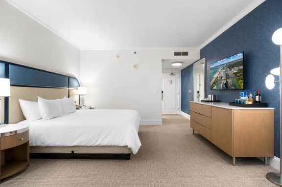 Fontainebleau Miami Resort - Image 5