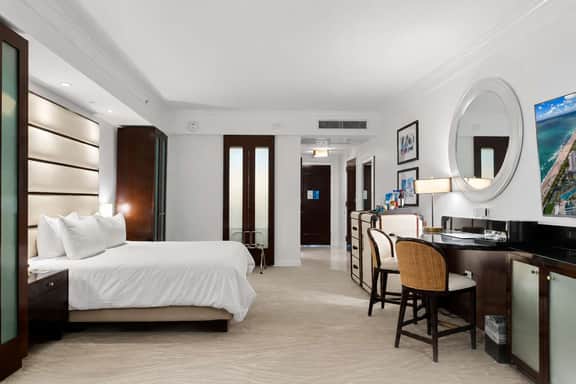 Fontainebleau Miami Resort - Image 2