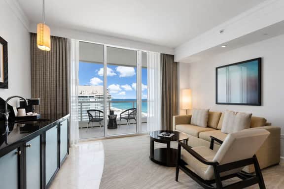 Fontainebleau Miami Resort - Image 5