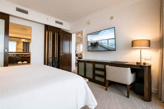 FontaineBleau|1BR Corner Beachfront w/ Spa Passes - Image 3