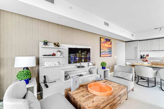 2BR Ocean View | Balcony, Pool, Gym & Beach Access - Image 4