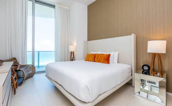 Beachfront Lyfe Resort | Spacious 2 Bed | Resort - Image 3