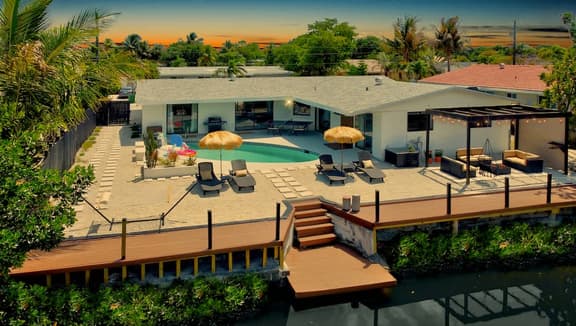 Lakefront Miami Villa w/ Heated Pool, Near Beach