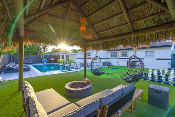 Miami Private Pool  Ping Pong Golf & Arcade Game