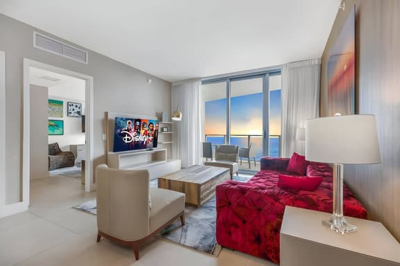 Oceanview Luxe Condo | Balcony, Gym & Beach Access