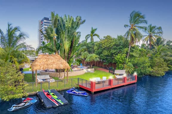 Waterfront Jungle House, Heated, Kayaks & Sunset