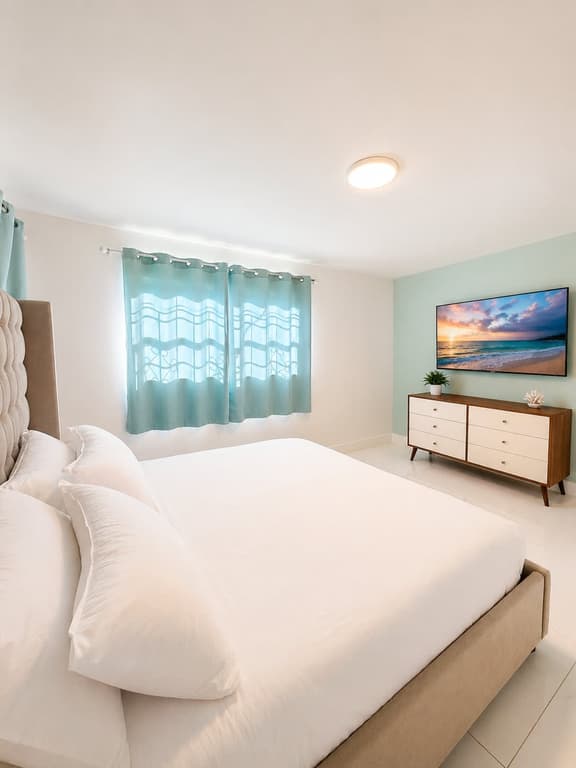 Location A+ 5 min walk to Beach | Charming 1BDR - Image 1
