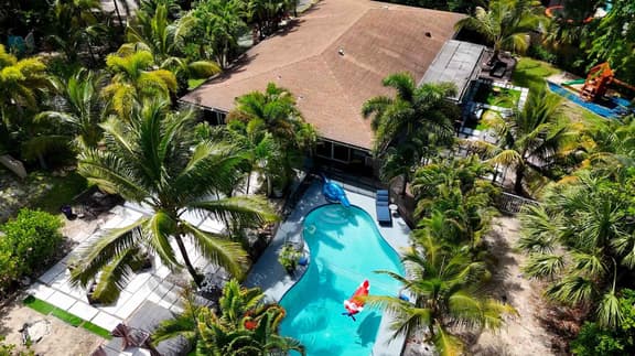 Jungle by the Sea Luxury 5BR & 1LR Villa - Image 1