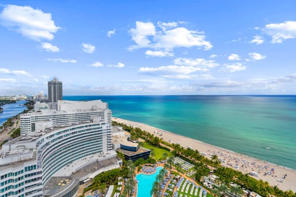 Fontainebleau Miami Resort - Image 1