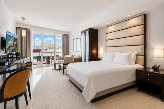 Fontainebleau Miami Resort - Image 1